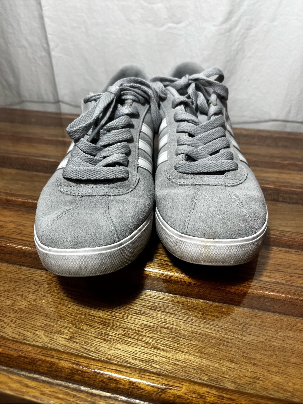 adidas Gray Suede Low-Top Sneakers with White Stripes womens 8.5 - Picture 3 of 11